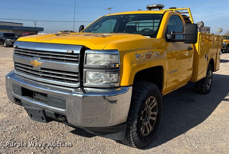 image for item ER4780 2015 Chevrolet Silverado 3500HD utility bed pickup truck