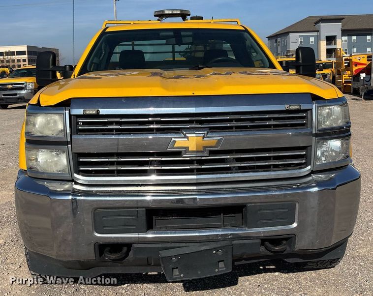 image for item ER4780 2015 Chevrolet Silverado 3500HD utility bed pickup truck