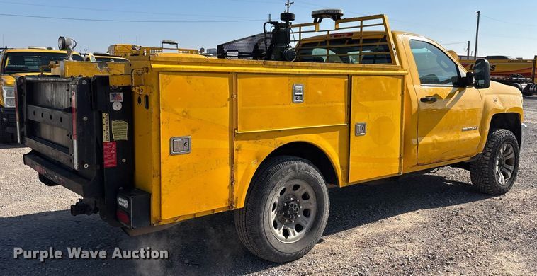 image for item ER4780 2015 Chevrolet Silverado 3500HD utility bed pickup truck
