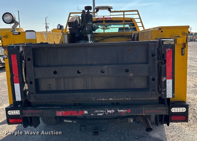 image for item ER4780 2015 Chevrolet Silverado 3500HD utility bed pickup truck