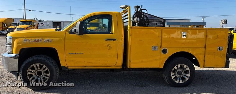 image for item ER4780 2015 Chevrolet Silverado 3500HD utility bed pickup truck