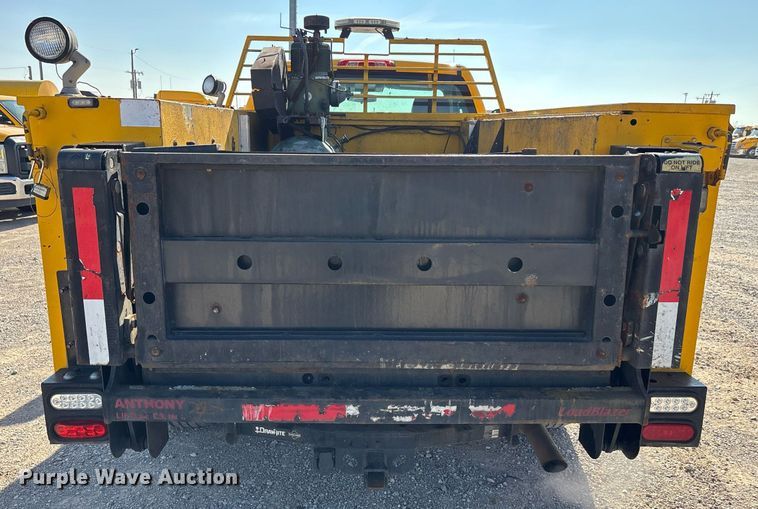 image for item ER4780 2015 Chevrolet Silverado 3500HD utility bed pickup truck