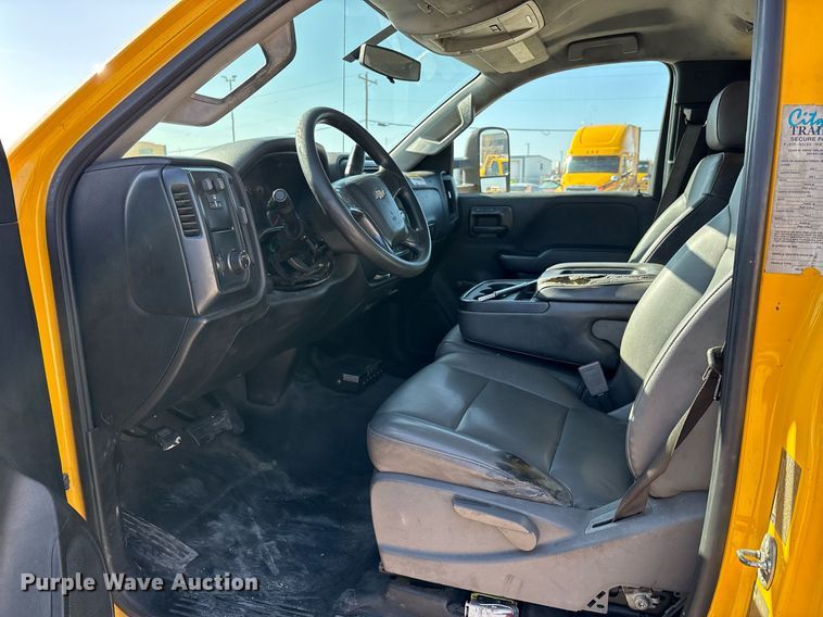 image for item ER4780 2015 Chevrolet Silverado 3500HD utility bed pickup truck