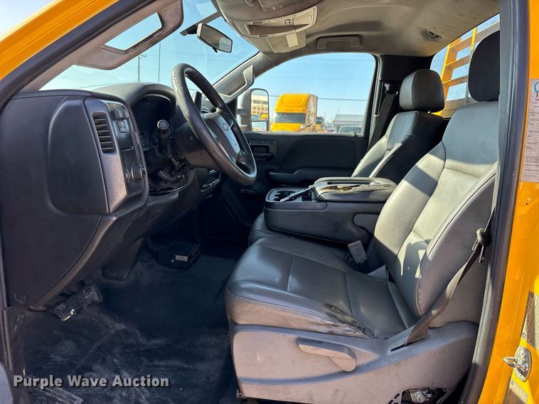 image for item ER4780 2015 Chevrolet Silverado 3500HD utility bed pickup truck