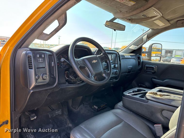 image for item ER4780 2015 Chevrolet Silverado 3500HD utility bed pickup truck