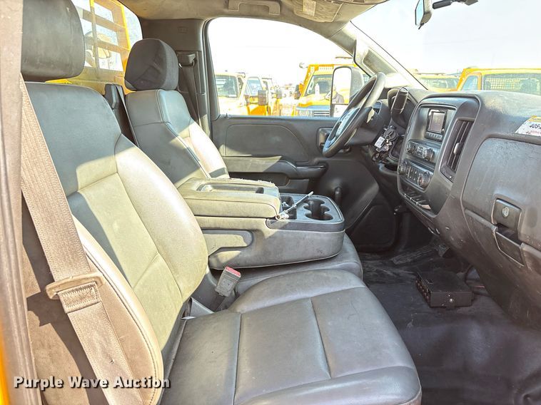 image for item ER4780 2015 Chevrolet Silverado 3500HD utility bed pickup truck