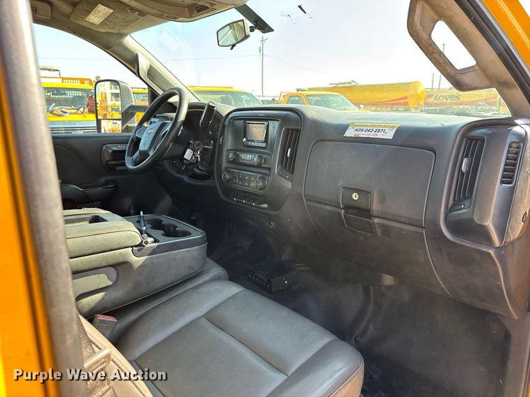 image for item ER4780 2015 Chevrolet Silverado 3500HD utility bed pickup truck