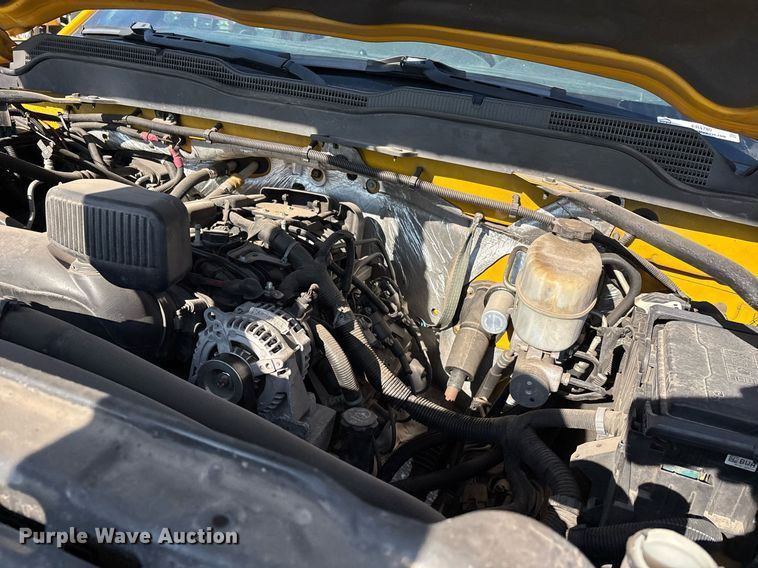 image for item ER4780 2015 Chevrolet Silverado 3500HD utility bed pickup truck