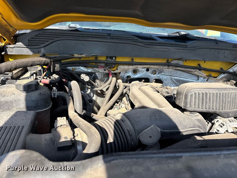 image for item ER4780 2015 Chevrolet Silverado 3500HD utility bed pickup truck