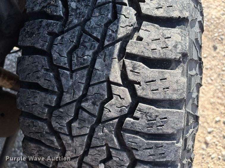 image for item ER4780 2015 Chevrolet Silverado 3500HD utility bed pickup truck