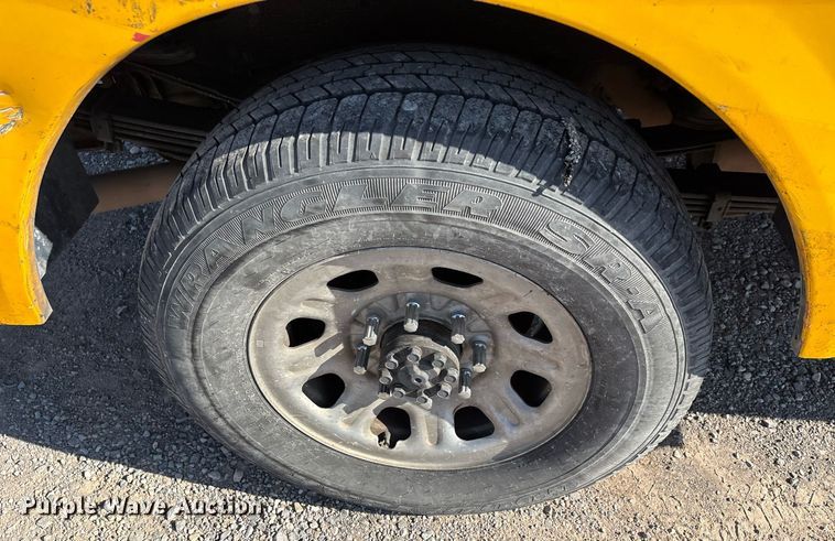 image for item ER4780 2015 Chevrolet Silverado 3500HD utility bed pickup truck