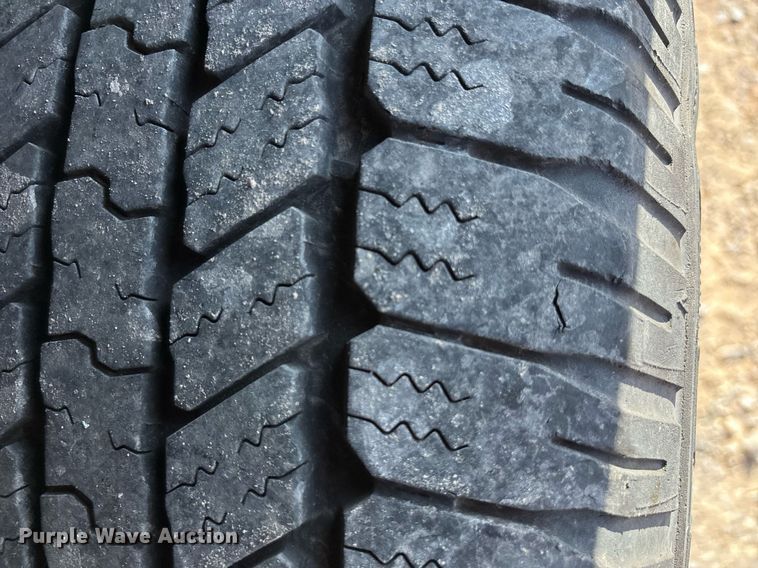 image for item ER4780 2015 Chevrolet Silverado 3500HD utility bed pickup truck