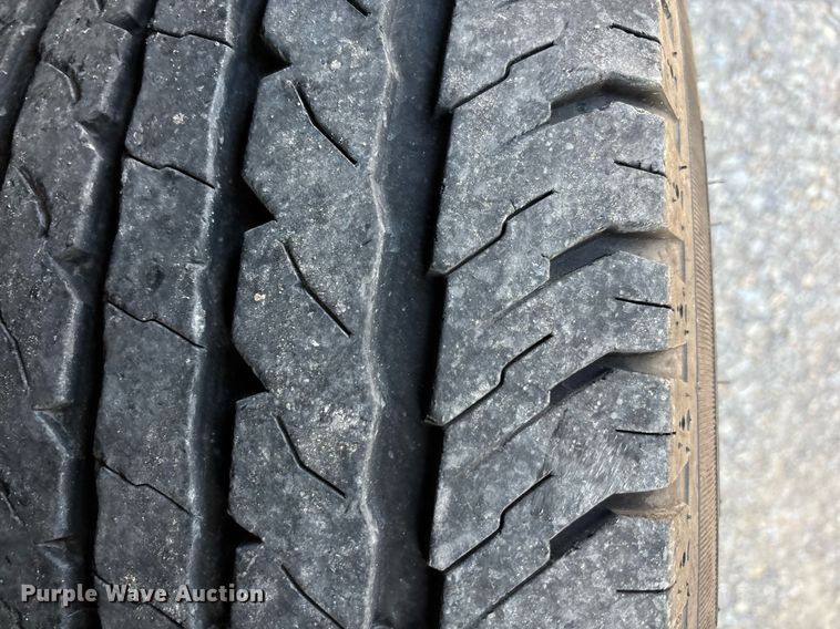 image for item ER4780 2015 Chevrolet Silverado 3500HD utility bed pickup truck