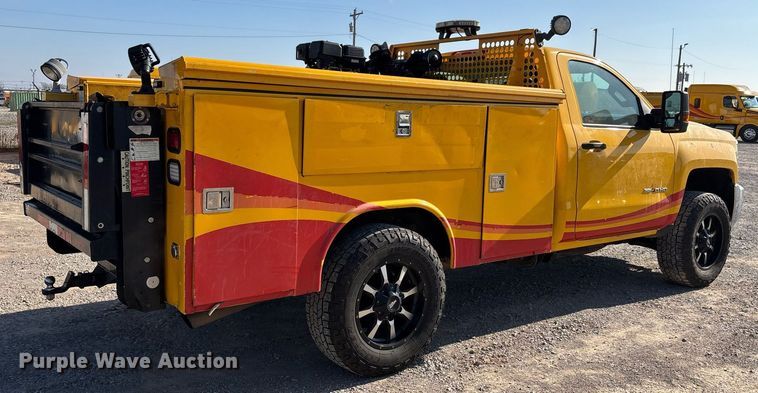 image for item ER4781 2017 Chevrolet Silverado 3500HD utility bed pickup truck
