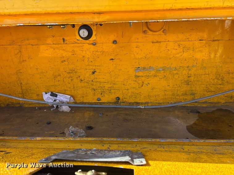 image for item ER4781 2017 Chevrolet Silverado 3500HD utility bed pickup truck