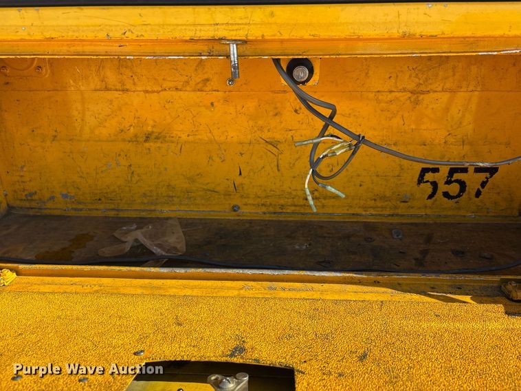 image for item ER4781 2017 Chevrolet Silverado 3500HD utility bed pickup truck