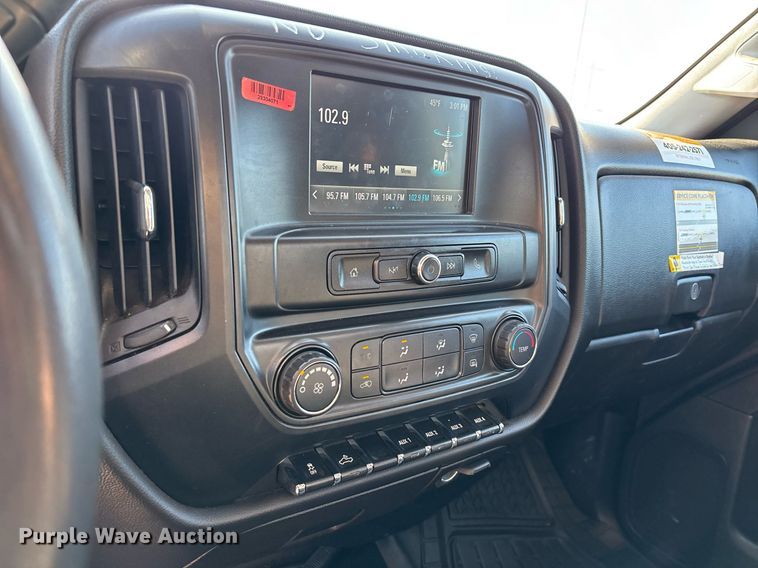 image for item ER4781 2017 Chevrolet Silverado 3500HD utility bed pickup truck