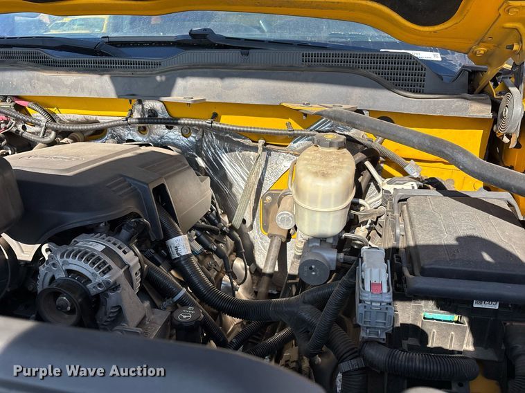 image for item ER4781 2017 Chevrolet Silverado 3500HD utility bed pickup truck