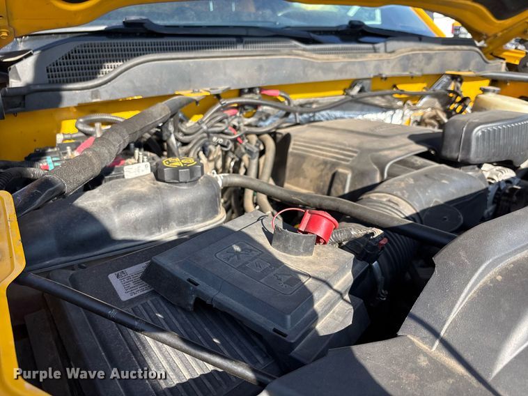 image for item ER4781 2017 Chevrolet Silverado 3500HD utility bed pickup truck