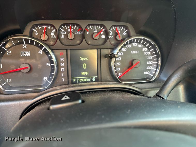 image for item ER4781 2017 Chevrolet Silverado 3500HD utility bed pickup truck