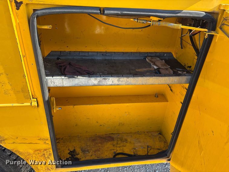 image for item ER4782 2015 Ford F350 Super Duty XL utility bed pickup truck