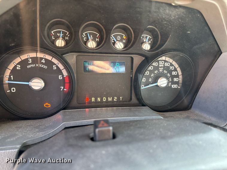 image for item ER4782 2015 Ford F350 Super Duty XL utility bed pickup truck