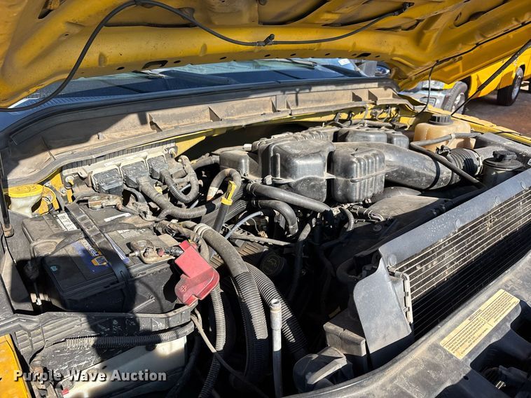 image for item ER4782 2015 Ford F350 Super Duty XL utility bed pickup truck