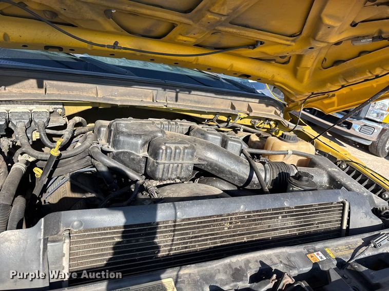 image for item ER4782 2015 Ford F350 Super Duty XL utility bed pickup truck