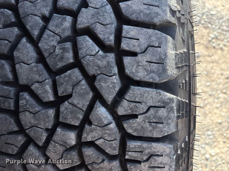 image for item ER4782 2015 Ford F350 Super Duty XL utility bed pickup truck