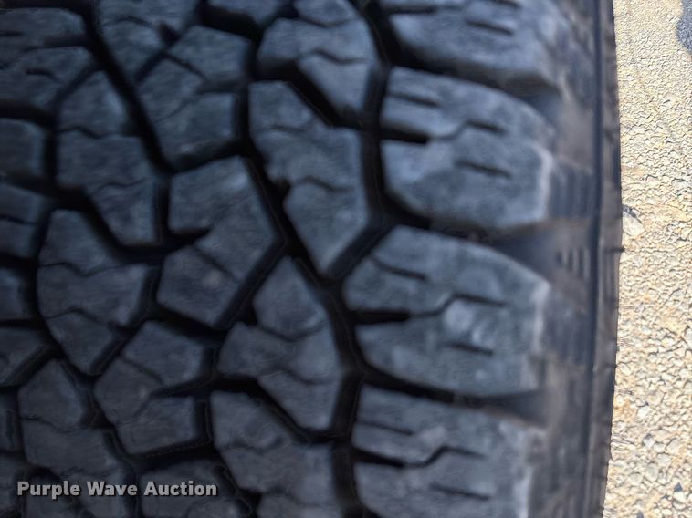 image for item ER4782 2015 Ford F350 Super Duty XL utility bed pickup truck