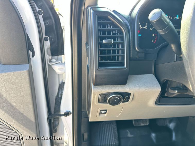 image for item ER4786 2020 Ford F150 XL SuperCrew pickup truck