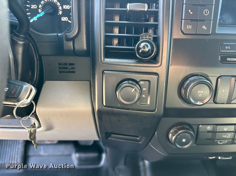 image for item ER4786 2020 Ford F150 XL SuperCrew pickup truck