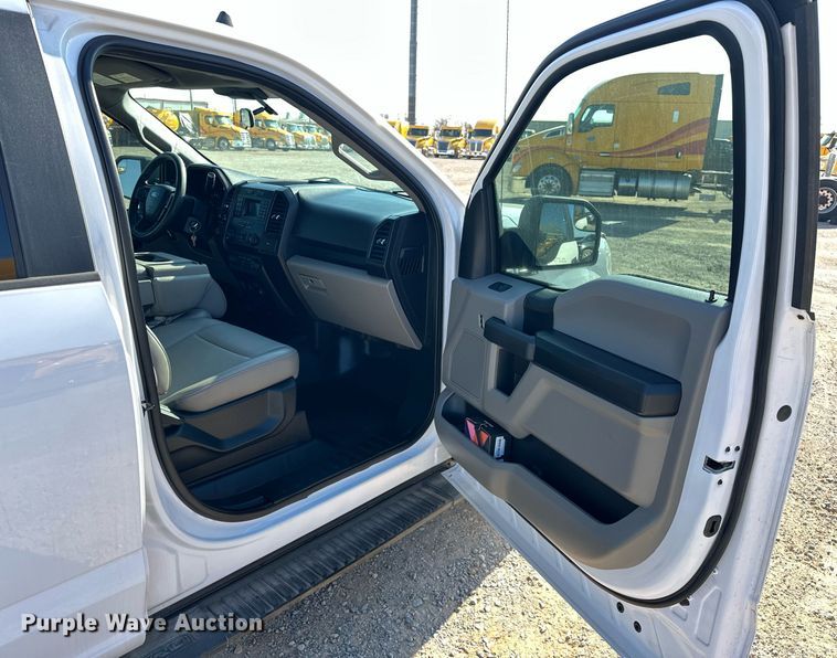 image for item ER4786 2020 Ford F150 XL SuperCrew pickup truck