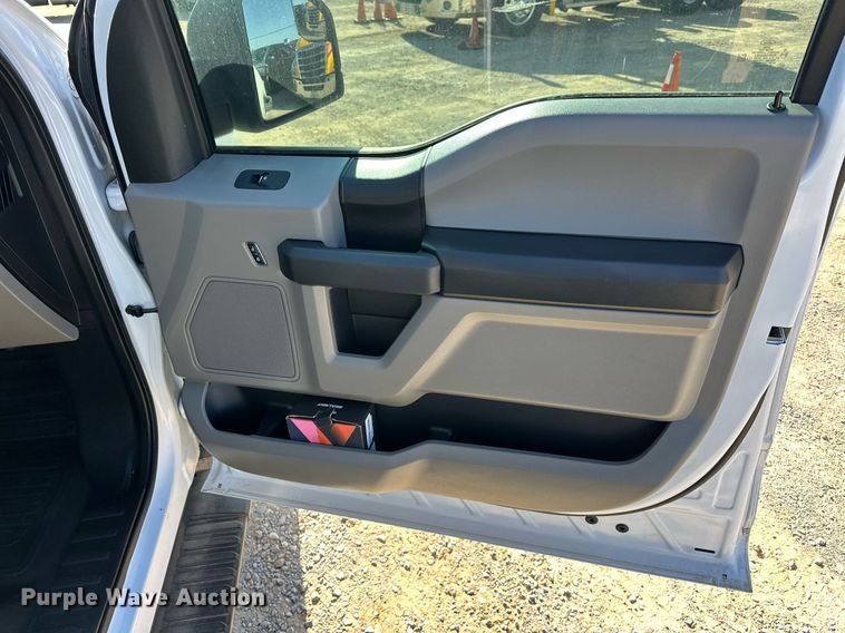 image for item ER4786 2020 Ford F150 XL SuperCrew pickup truck