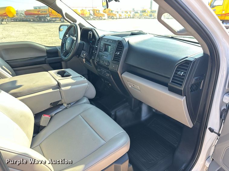 image for item ER4786 2020 Ford F150 XL SuperCrew pickup truck