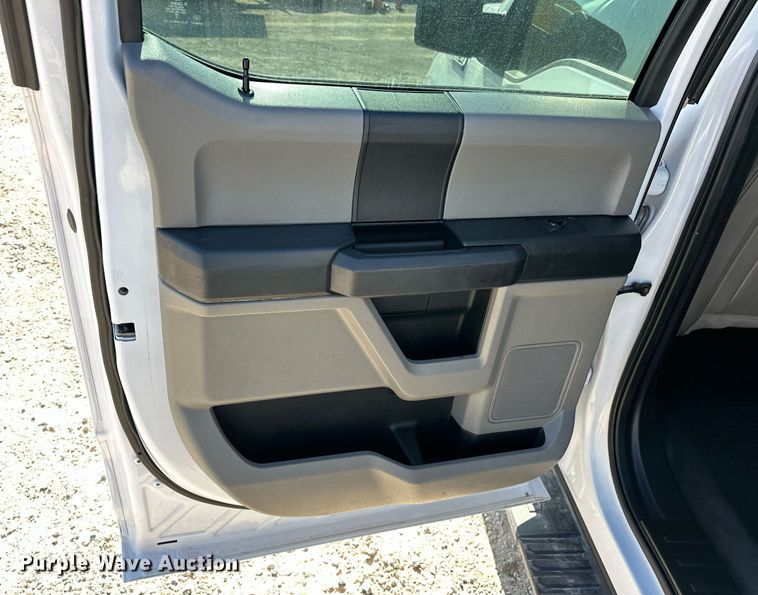 image for item ER4786 2020 Ford F150 XL SuperCrew pickup truck