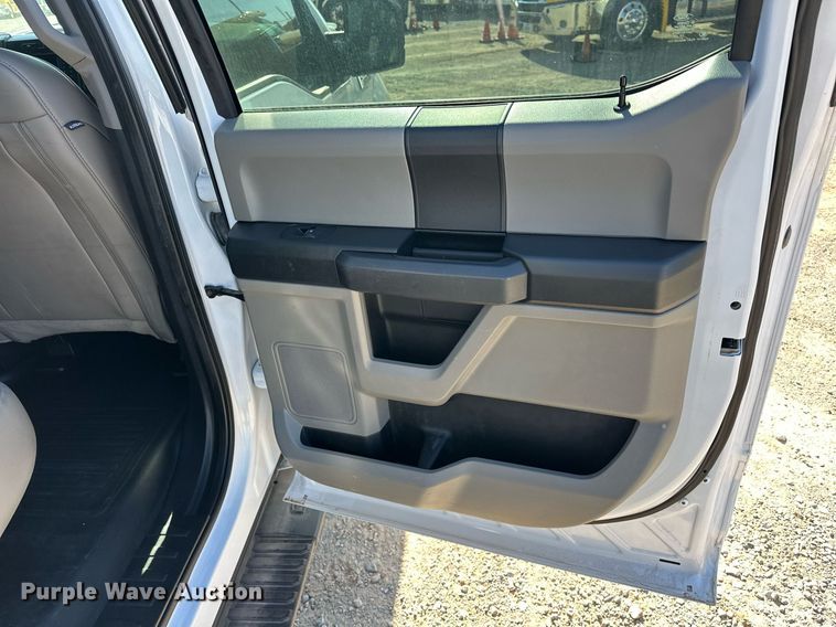 image for item ER4786 2020 Ford F150 XL SuperCrew pickup truck