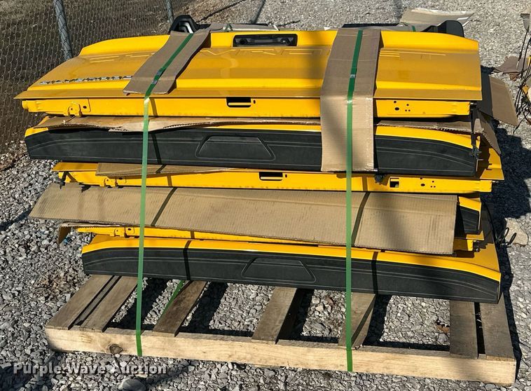 image for item ER4792 (7) Chevrolet Silverado 2500 tailgates