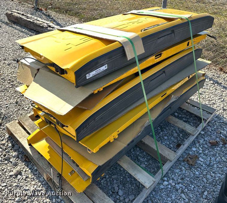 image for item ER4792 (7) Chevrolet Silverado 2500 tailgates