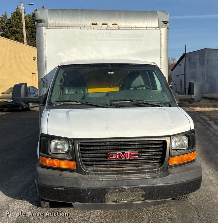 image for item LH9399 2013 GMC Magnavan box truck