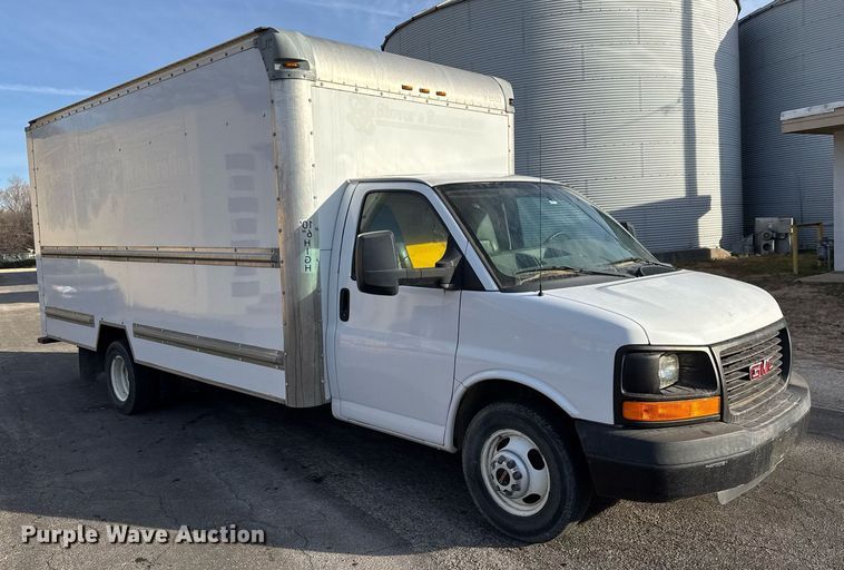 image for item LH9399 2013 GMC Magnavan box truck