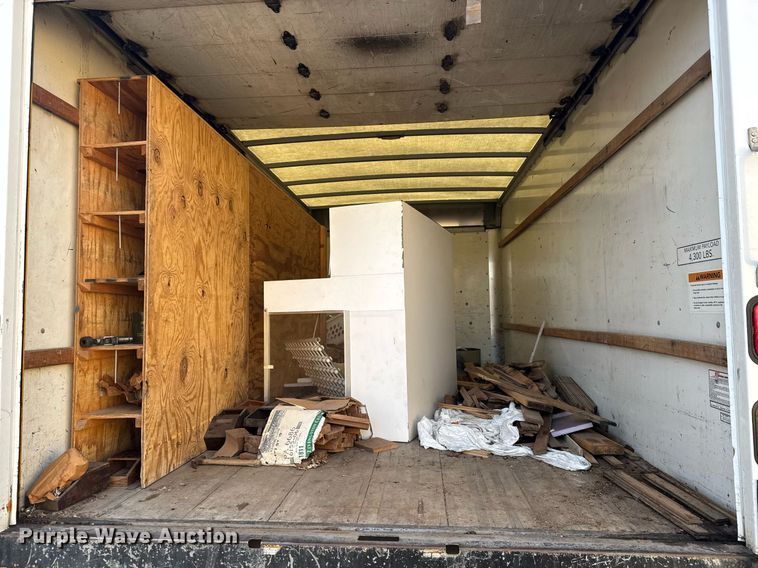 image for item LH9399 2013 GMC Magnavan box truck