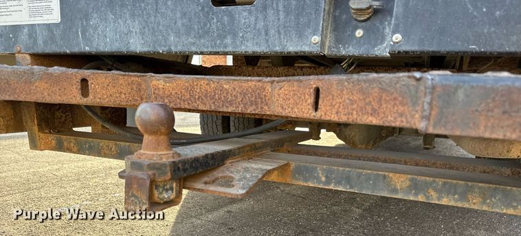 image for item LH9399 2013 GMC Magnavan box truck