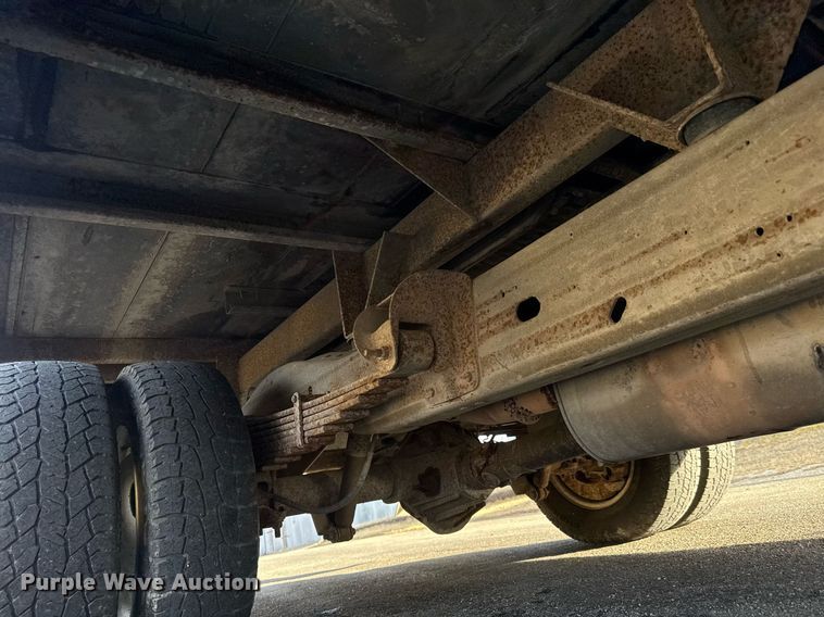 image for item LH9399 2013 GMC Magnavan box truck