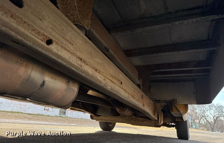 image for item LH9399 2013 GMC Magnavan box truck