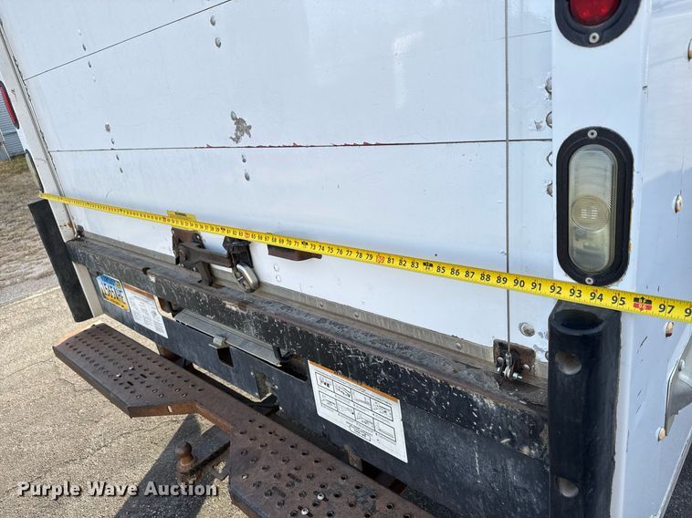 image for item LH9399 2013 GMC Magnavan box truck