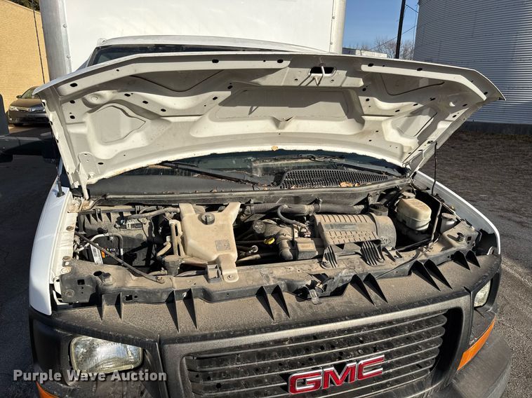 image for item LH9399 2013 GMC Magnavan box truck