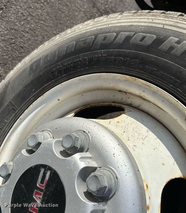 image for item LH9399 2013 GMC Magnavan box truck