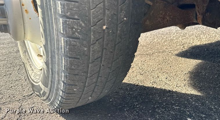 image for item LH9399 2013 GMC Magnavan box truck