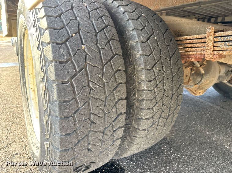 image for item LH9399 2013 GMC Magnavan box truck